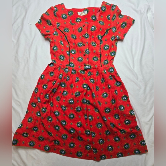 Vintage Bugelfrei Rein Baumwolle Red Floral Dress iron-free Size 42 Large - Picture 1 of 8